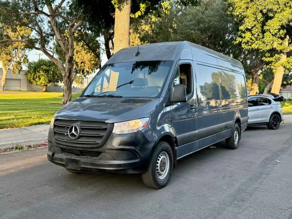 2022 Mercedes-Benz VS30 Sprinter - Image 2 of 19