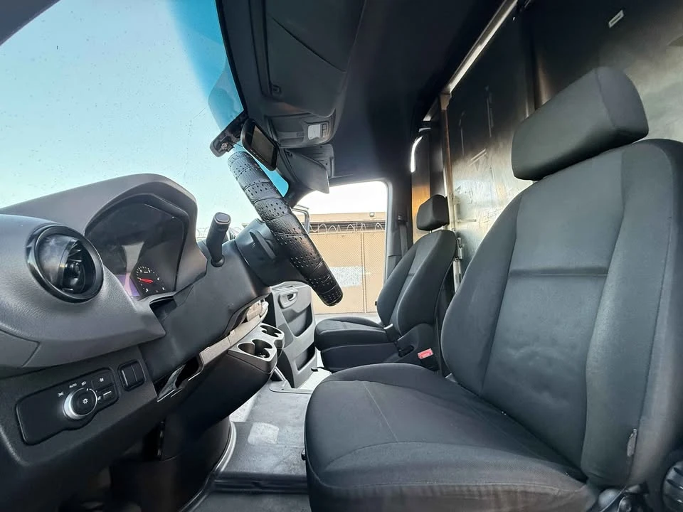 2022 Mercedes-Benz VS30 Sprinter - Image 9 of 19