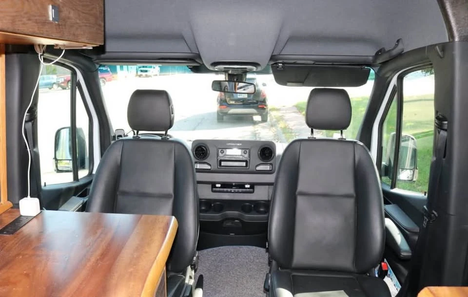 2022 Mercedes-Benz VS30 Sprinter - Image 2 of 12