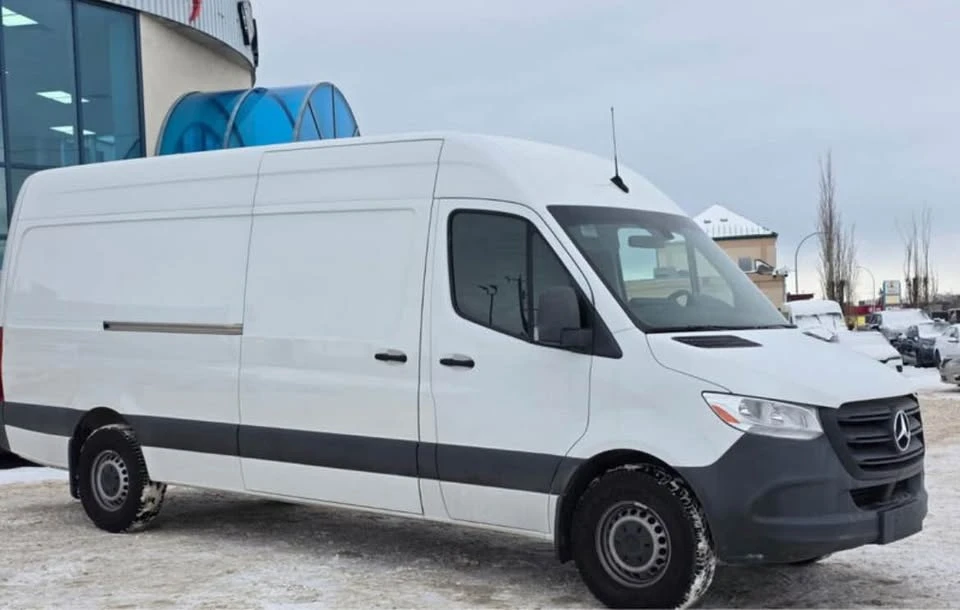 2022 Mercedes-Benz VS30 Sprinter - Image 2 of 12