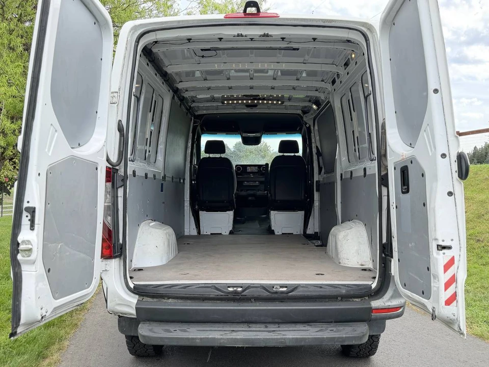 2022 Mercedes-Benz VS30 Sprinter - Image 8 of 24