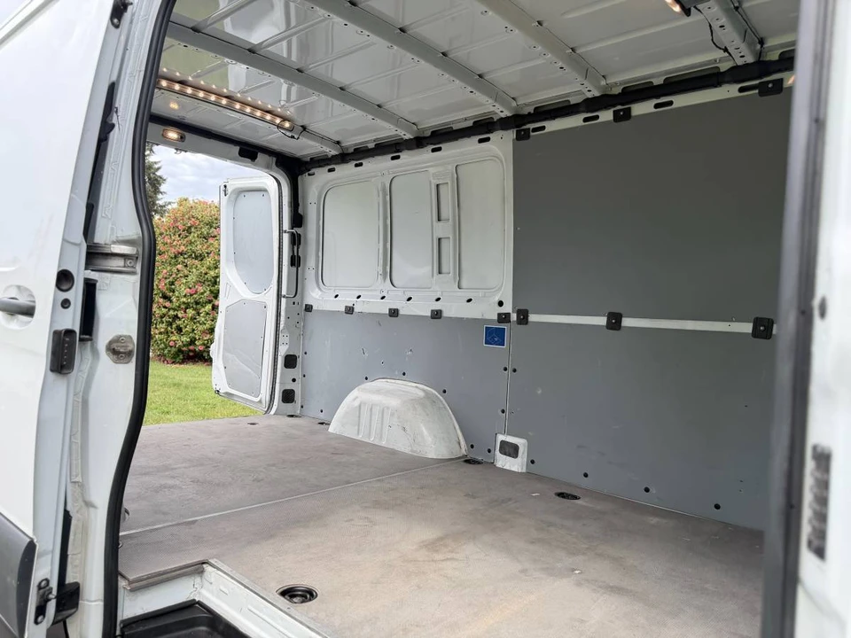 2022 Mercedes-Benz VS30 Sprinter - Image 10 of 24