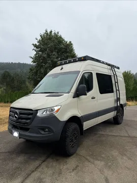 2022 Mercedes-Benz Sprinter 2500 4x4 Diesel Camper