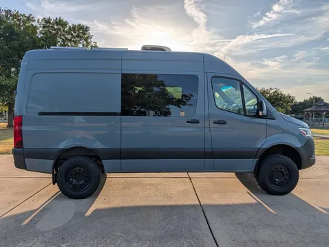 2022 Mercedes-Benz Sprinter 2500 4x4 High Roof 144