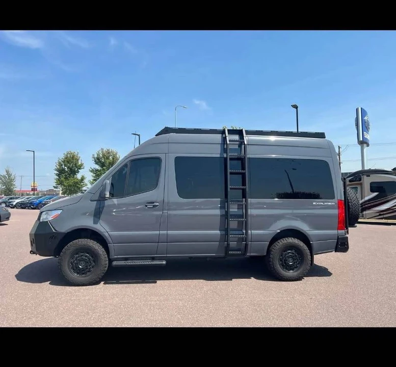2022 Mercedes-Benz VS30 Sprinter - Image 2 of 9