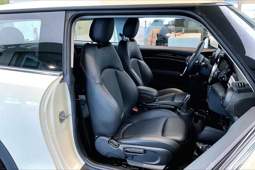 2022 Mini Mini Cooper S 3rd Gen - Image 9 of 12