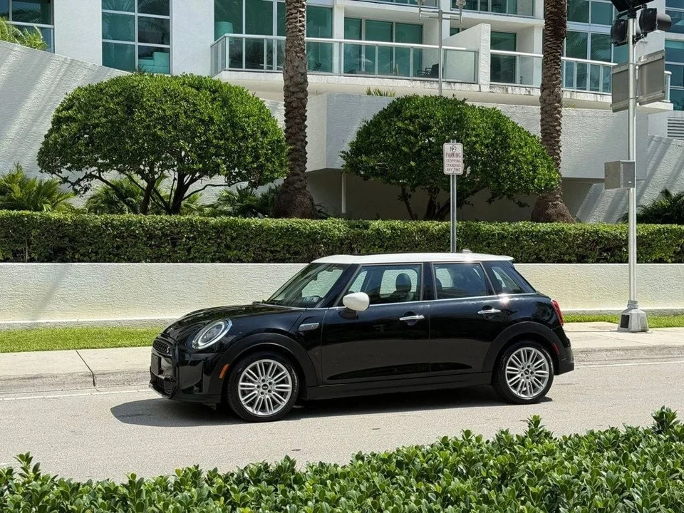 2022 Mini Mini Cooper S 3rd Gen - Image 10 of 12