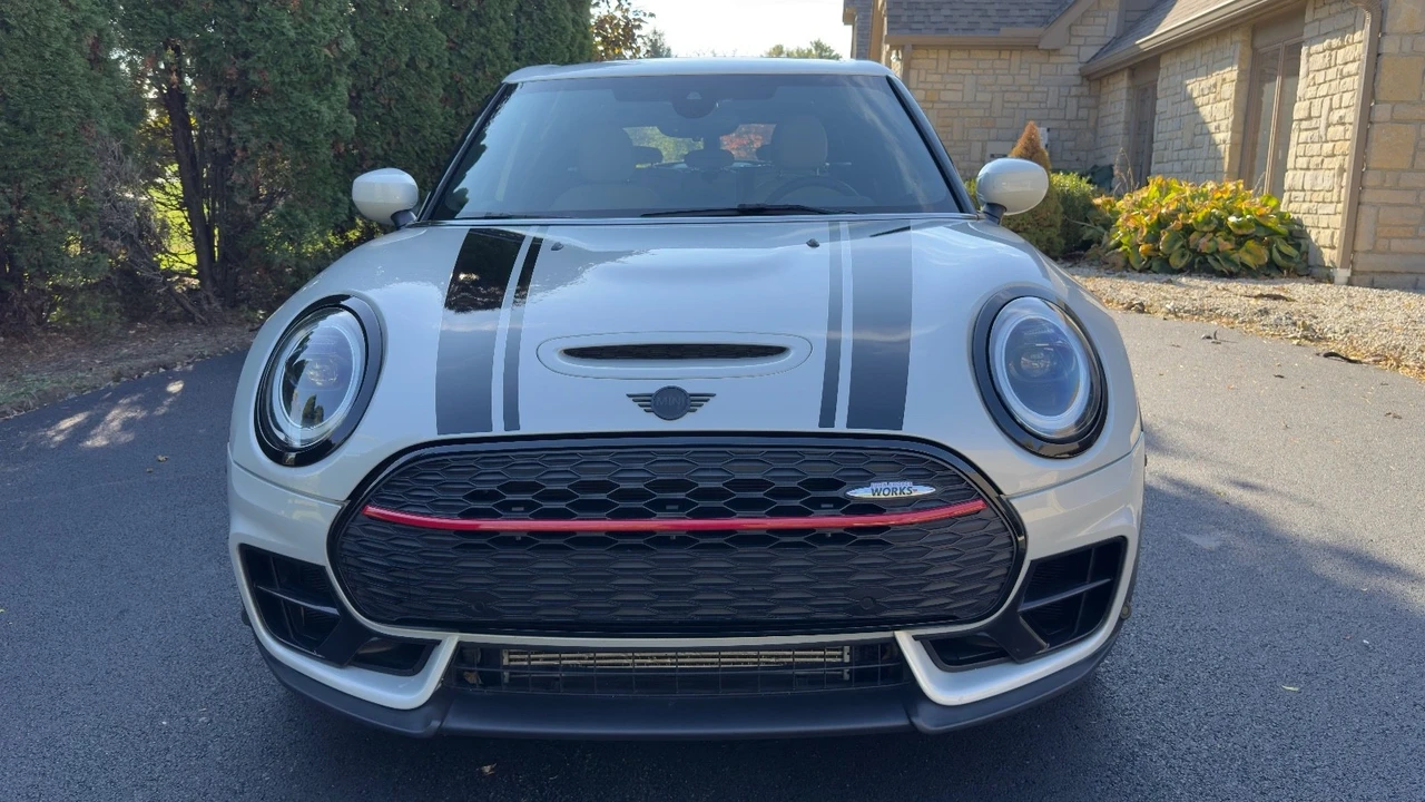2022 Mini Mini 3rd Gen - Image 2 of 21
