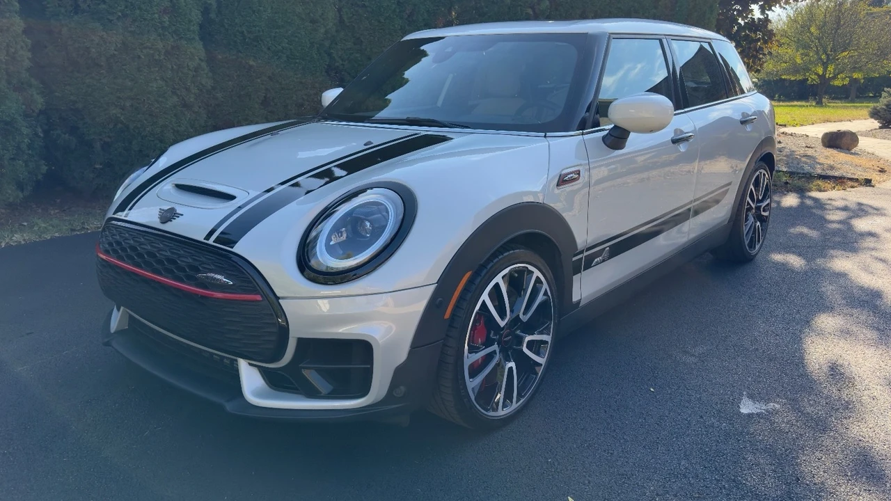 2022 Mini Mini 3rd Gen - Image 3 of 21