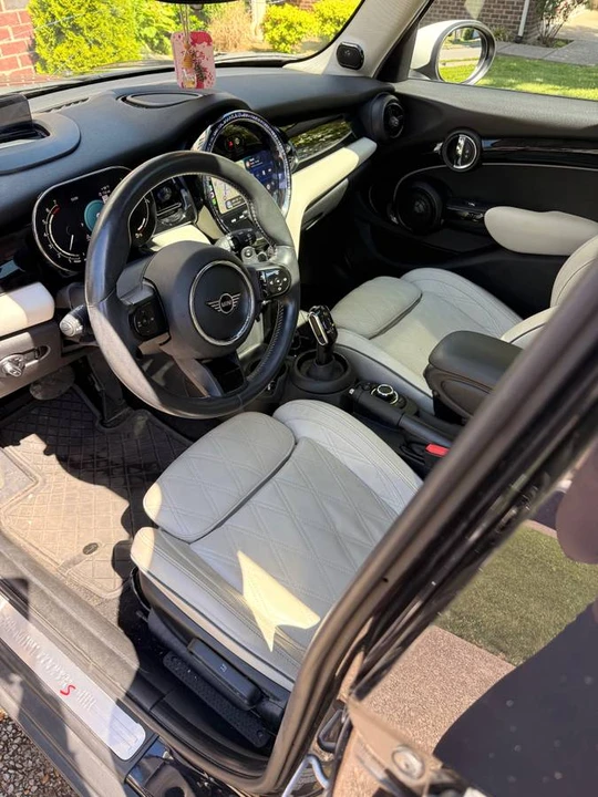 2022 Mini Mini Cooper S 3rd Gen - Image 4 of 9