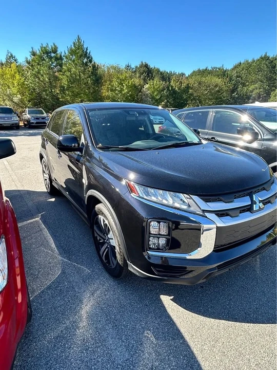 2022 Mitsubishi Outlander - Image 4 of 4