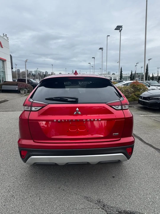 2022 Mitsubishi Eclipse Cross - Image 3 of 8