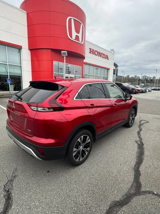 2022 Mitsubishi Eclipse Cross - Image 4 of 8