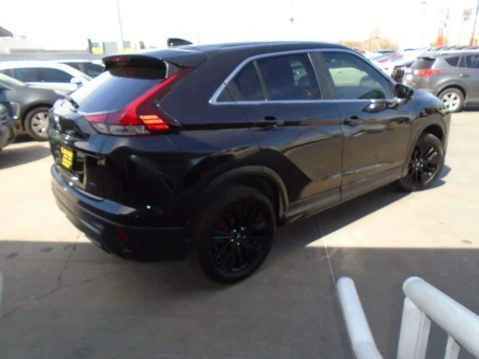 2022 Mitsubishi Eclipse Cross - Image 4 of 20