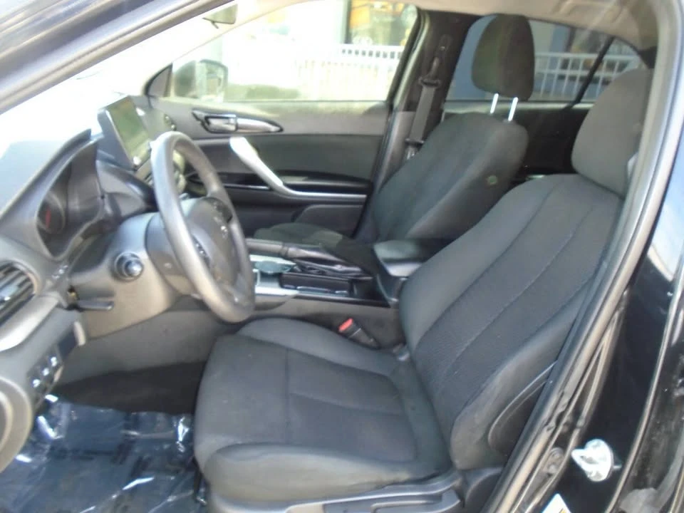 2022 Mitsubishi Eclipse Cross - Image 9 of 18
