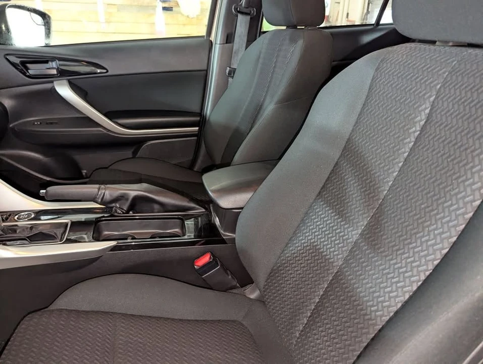 2022 Mitsubishi Eclipse Cross - Image 11 of 17