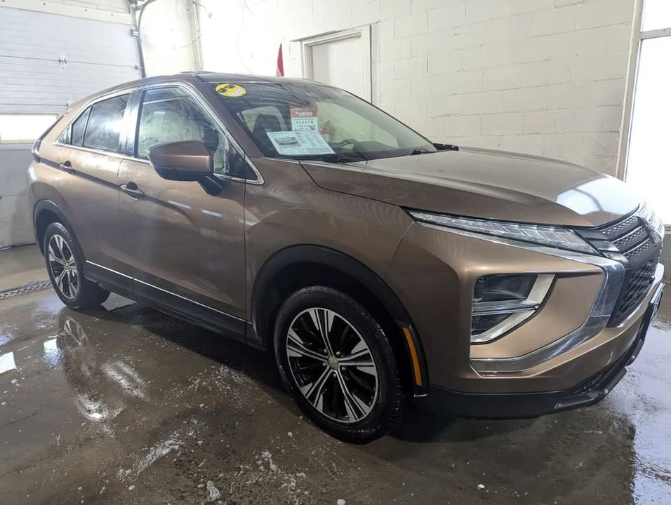 2022 Mitsubishi Eclipse Cross - Image 3 of 17