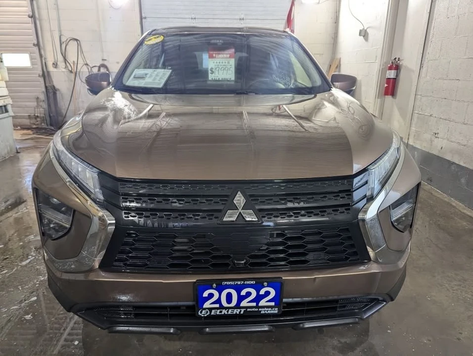 2022 Mitsubishi Eclipse Cross - Image 2 of 17