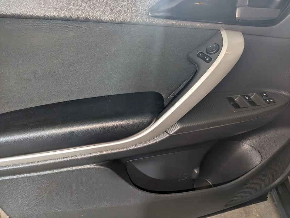 2022 Mitsubishi Eclipse Cross - Image 10 of 17