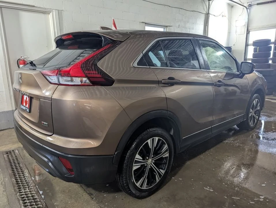 2022 Mitsubishi Eclipse Cross - Image 5 of 17