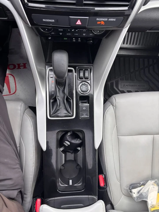 2022 Mitsubishi Eclipse Cross - Image 8 of 13