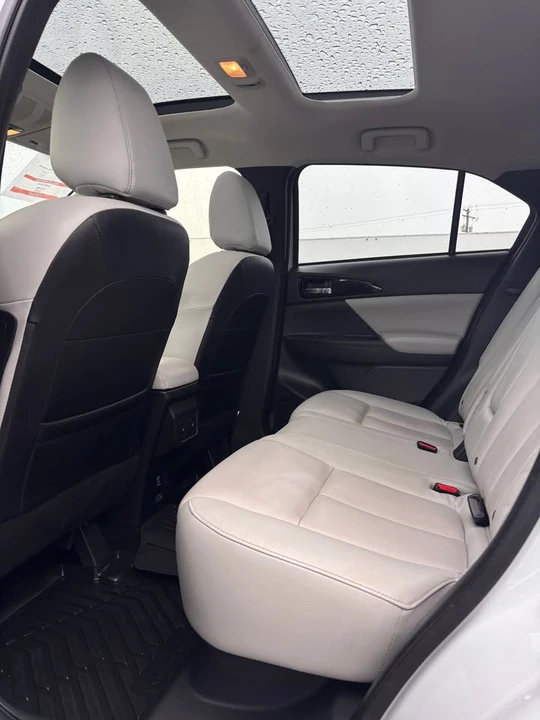 2022 Mitsubishi Eclipse Cross - Image 10 of 13