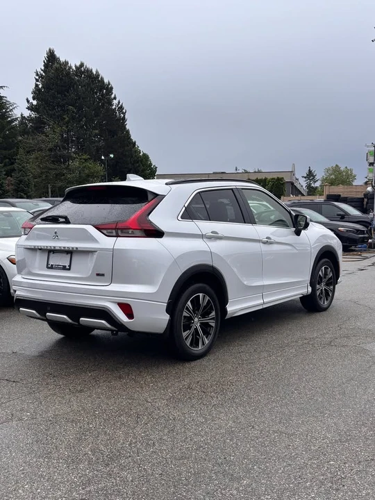 2022 Mitsubishi Eclipse Cross - Image 3 of 13