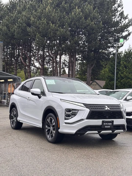 2022 Mitsubishi Eclipse Cross - Image 2 of 13