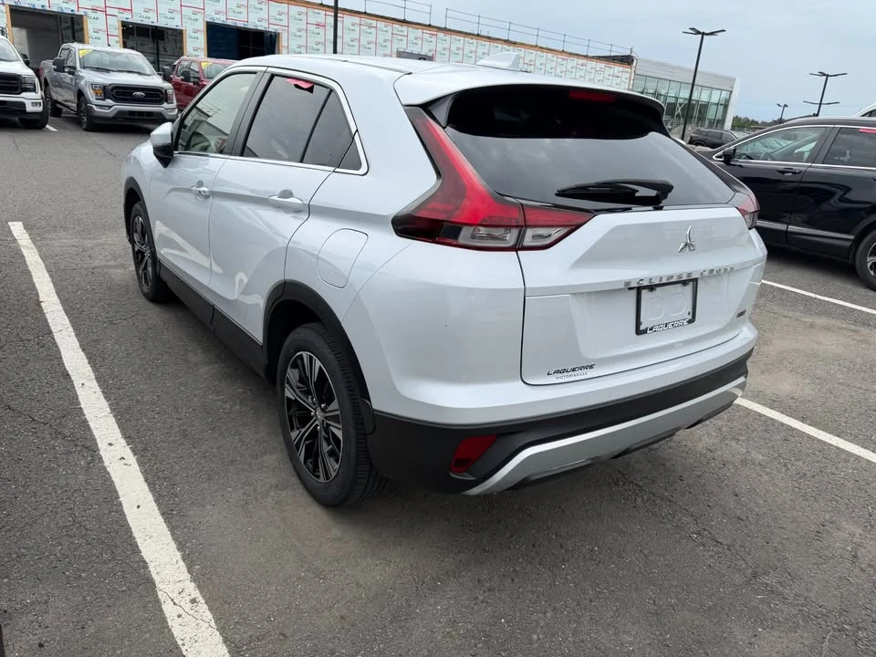 2022 Mitsubishi Eclipse Cross - Image 3 of 8