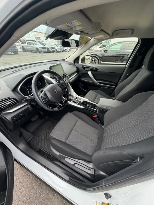 2022 Mitsubishi Eclipse Cross - Image 4 of 8