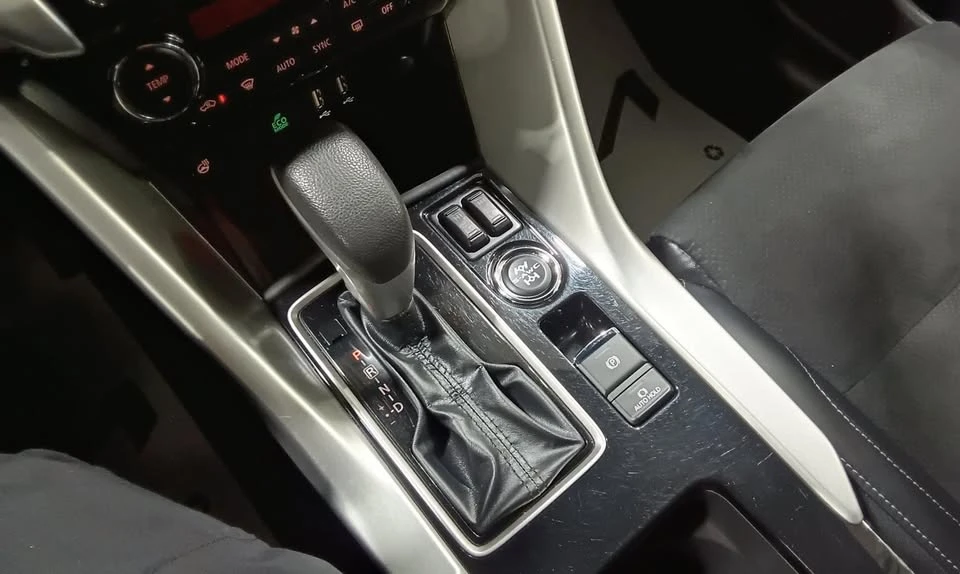 2022 Mitsubishi Eclipse Cross - Image 13 of 17