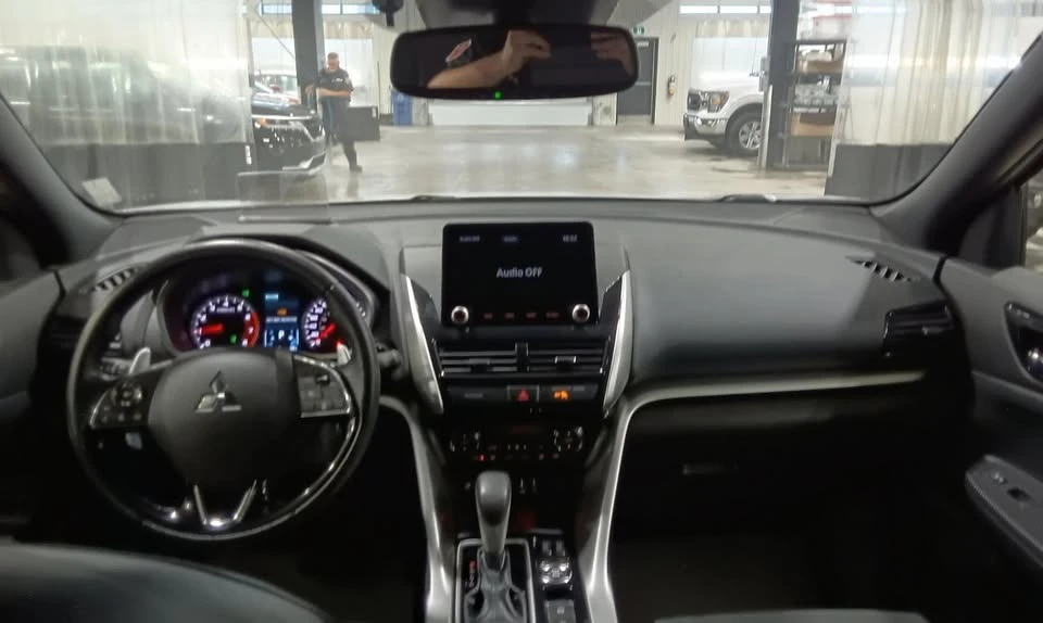 2022 Mitsubishi Eclipse Cross - Image 16 of 17
