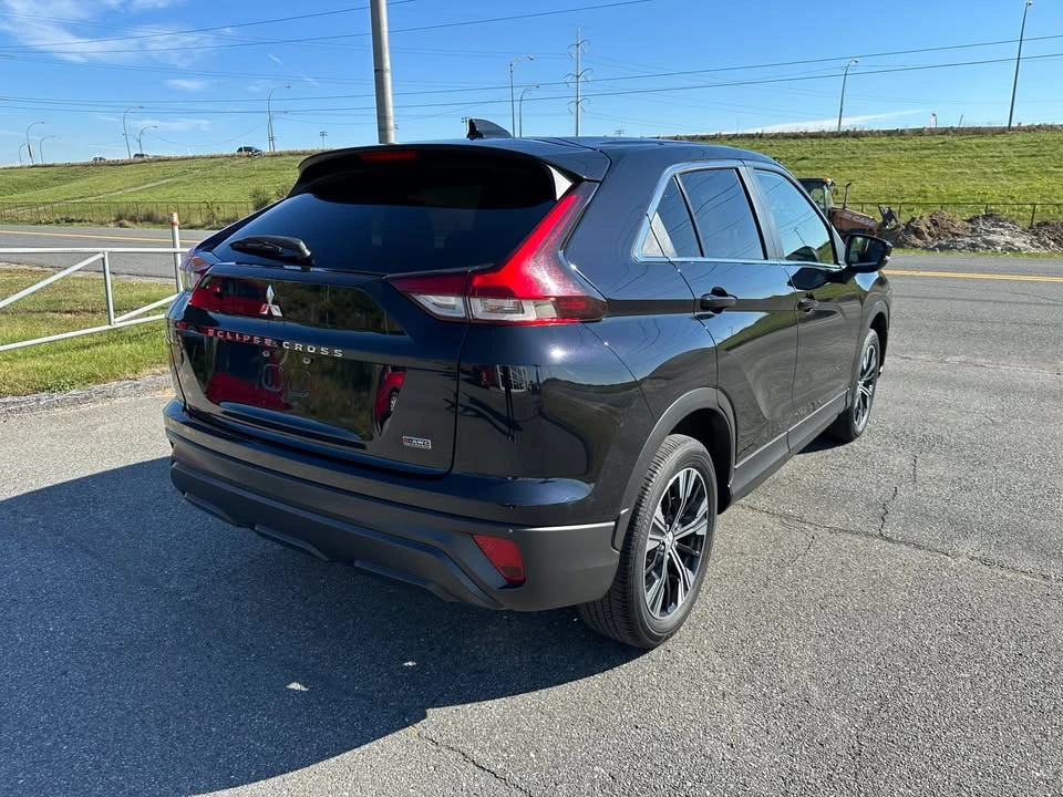 2022 Mitsubishi Eclipse Cross - Image 5 of 15