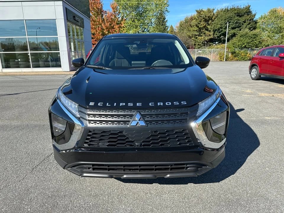 2022 Mitsubishi Eclipse Cross - Image 2 of 15