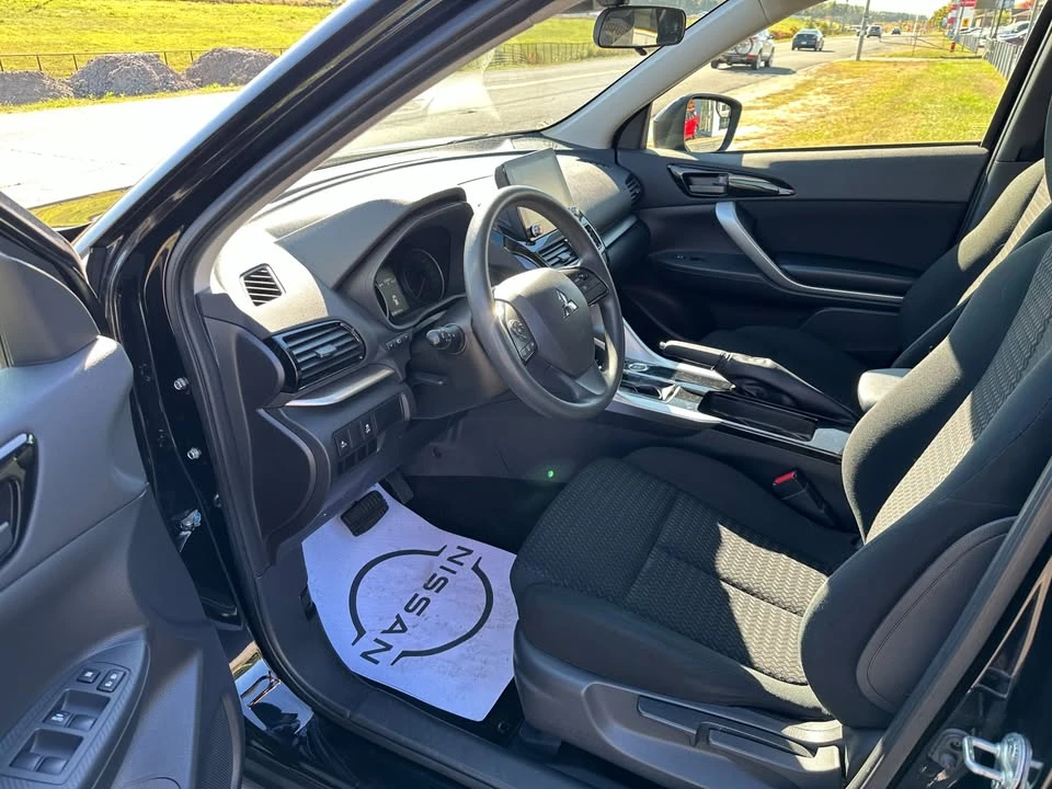 2022 Mitsubishi Eclipse Cross - Image 9 of 15