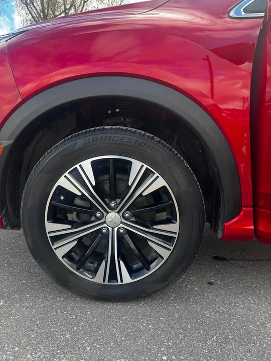 2022 Mitsubishi Eclipse Cross - Image 9 of 11