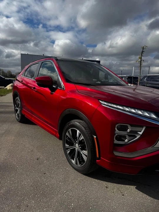 2022 Mitsubishi Eclipse Cross - Image 2 of 11