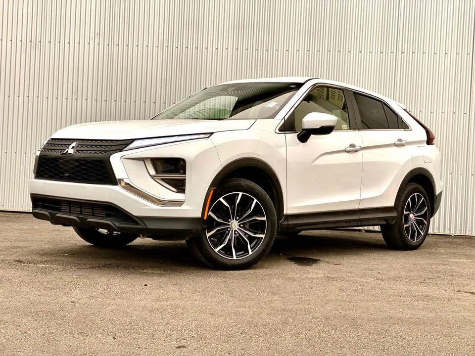 2022 Mitsubishi Eclipse Cross - Image 2 of 9
