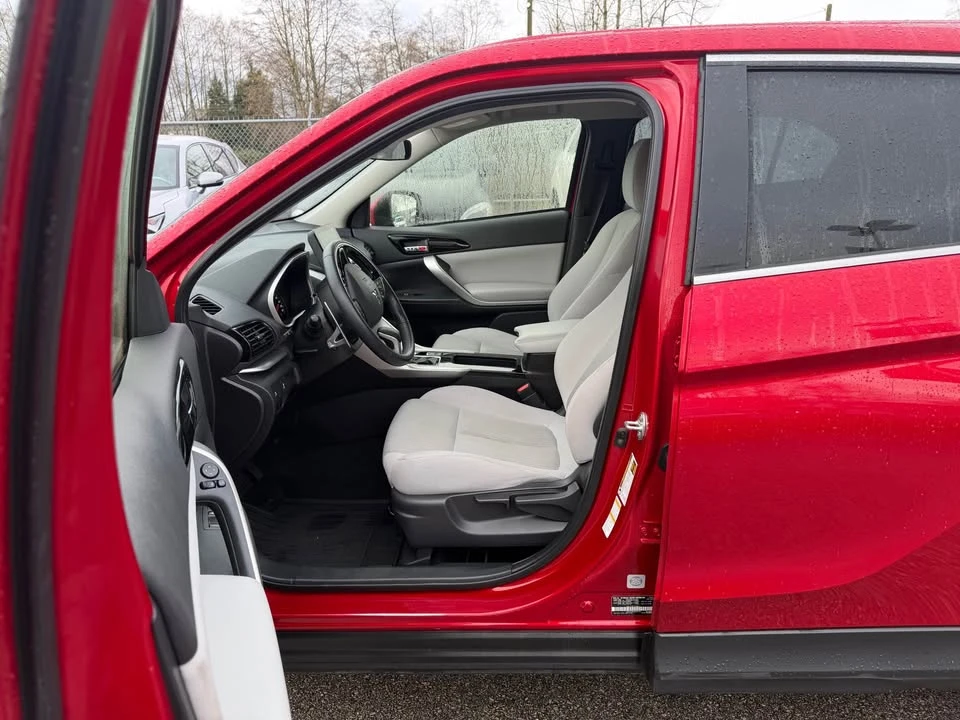 2022 Mitsubishi Eclipse Cross - Image 8 of 12