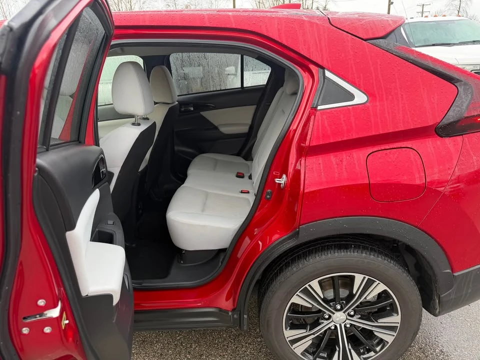 2022 Mitsubishi Eclipse Cross - Image 7 of 12