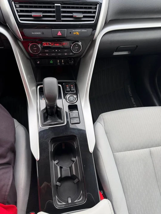 2022 Mitsubishi Eclipse Cross - Image 12 of 12