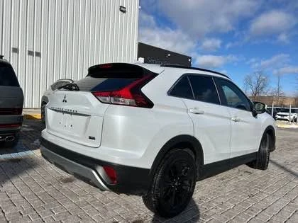 2022 Mitsubishi Eclipse Cross - Image 3 of 13