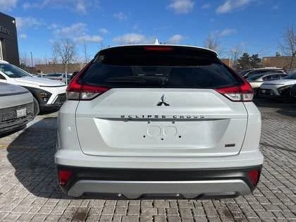 2022 Mitsubishi Eclipse Cross - Image 4 of 13