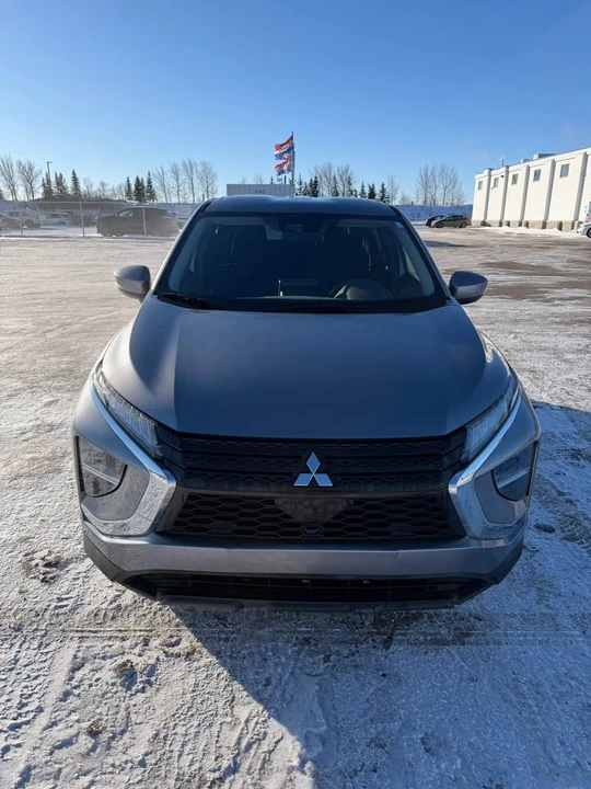 2022 Mitsubishi Eclipse Cross - Image 2 of 20