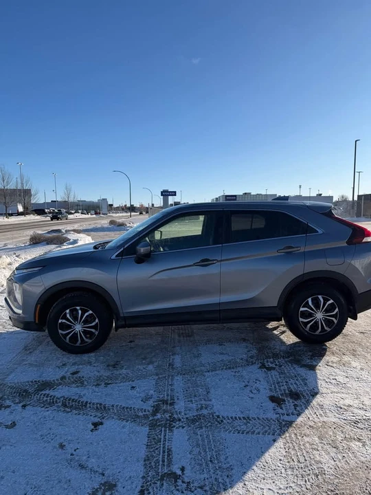 2022 Mitsubishi Eclipse Cross - Image 4 of 20