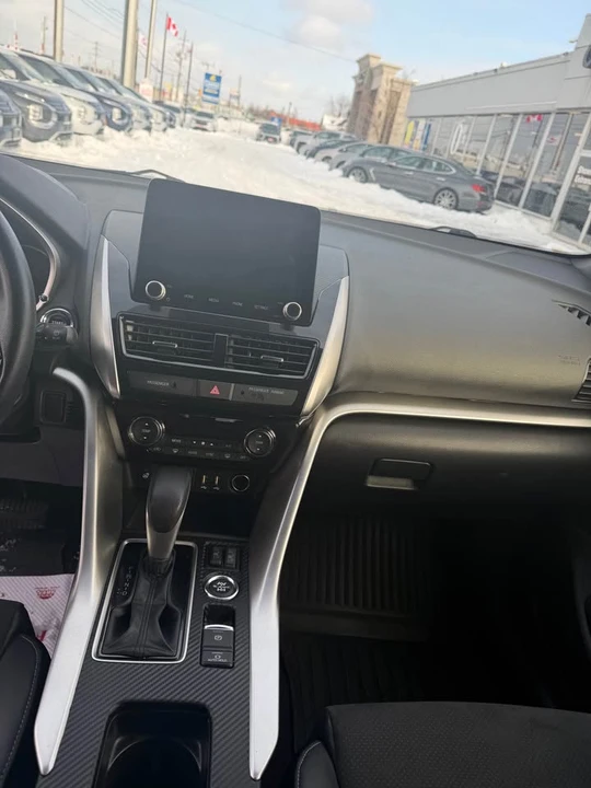 2022 Mitsubishi Eclipse Cross - Image 10 of 14