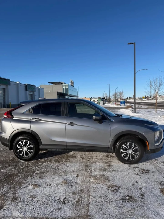 2022 Mitsubishi Eclipse Cross - Image 3 of 20