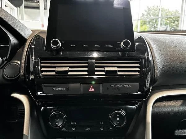2022 Mitsubishi Eclipse Cross - Image 6 of 13
