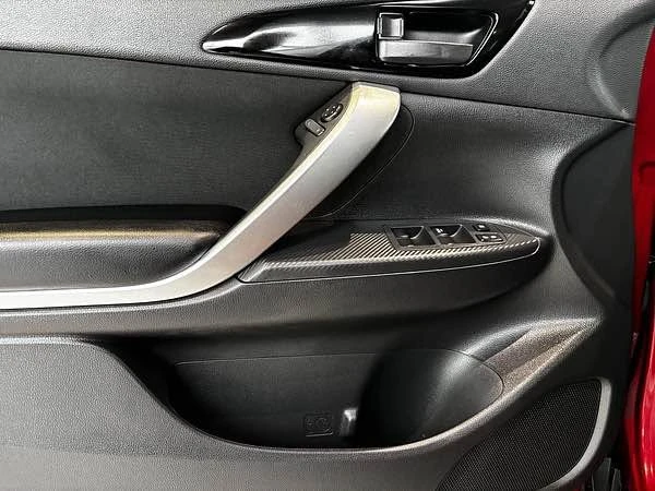 2022 Mitsubishi Eclipse Cross - Image 12 of 13