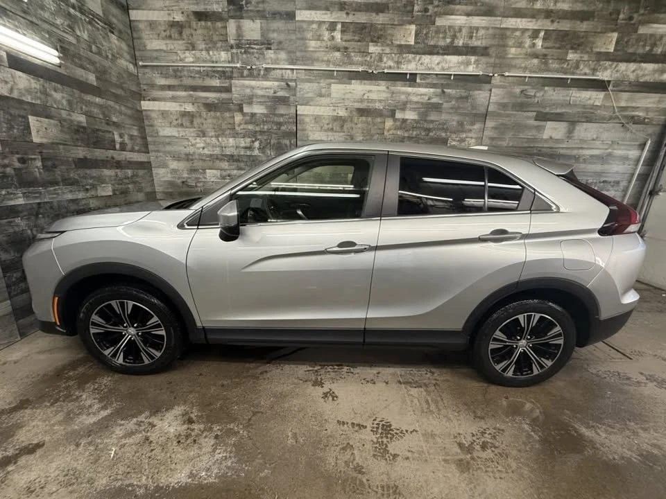 2022 Mitsubishi Eclipse Cross - Image 10 of 16